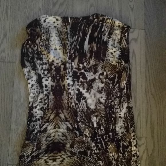 Beautiful dress by Kenneth Cole reaction ❤️ - Picture 11 of 12